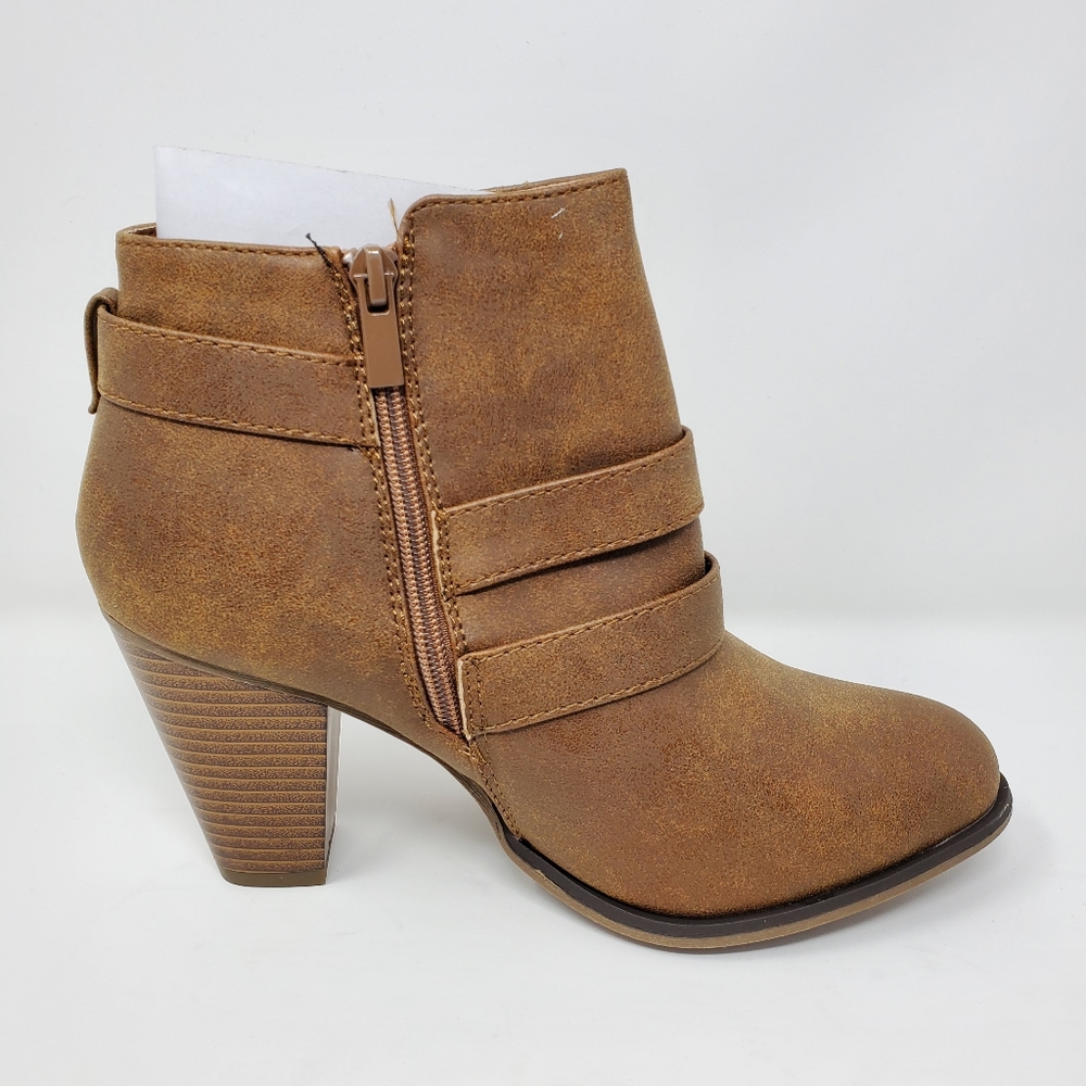 NWOT Forever Camila-64 Tan Ankle Booties - Picture 4 of 9